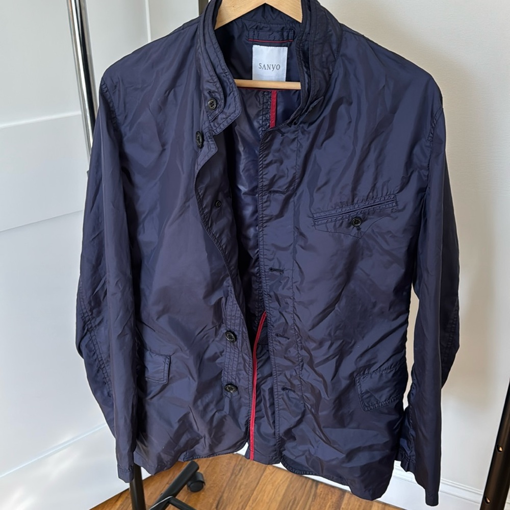 Men’s L navy windbreaker.